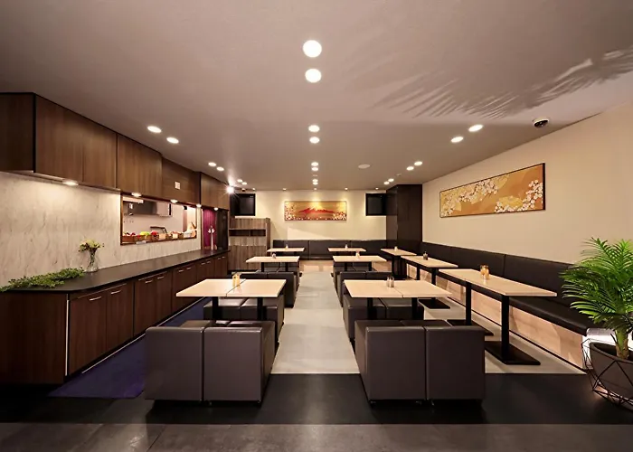 Shinsaibashi-Higashi Crystal Hotel